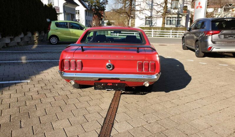 Ford Mustang voll