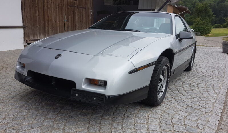 Pontiac Fiero voll