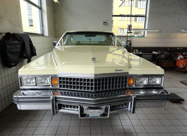 Cadillac Coupe De Ville voll