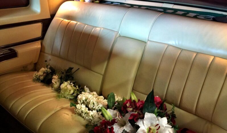 Cadillac Coupe De Ville voll