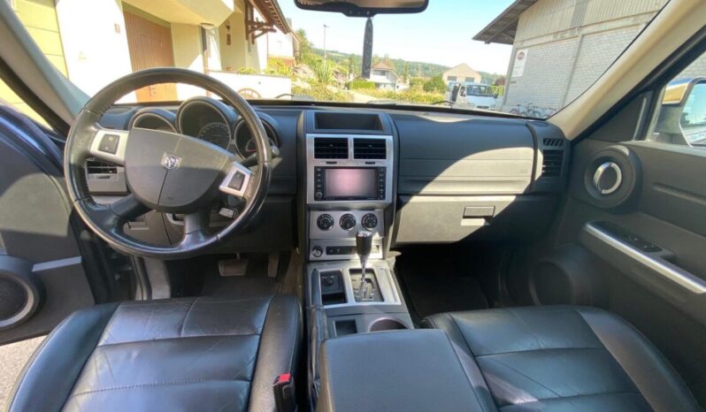Dodge Nitro voll
