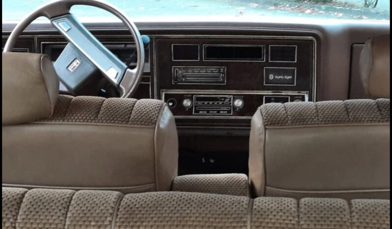 Oldsmobile Custom Cruiser voll