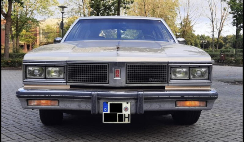 Oldsmobile Custom Cruiser voll