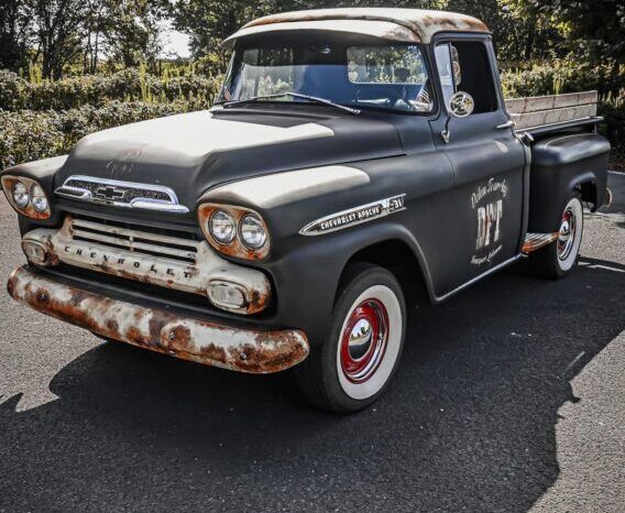 Chevrolet Apache voll