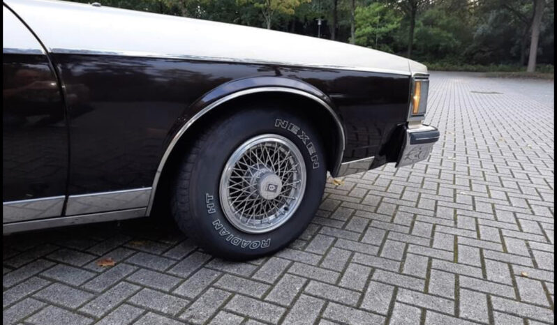 Oldsmobile Custom Cruiser voll