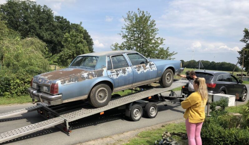 Oldsmobile Delta 88 voll