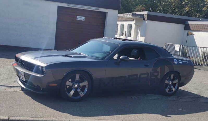 Dodge Challenger voll