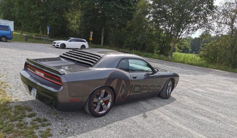 Dodge Challenger voll