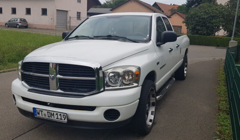 Dodge RAM voll