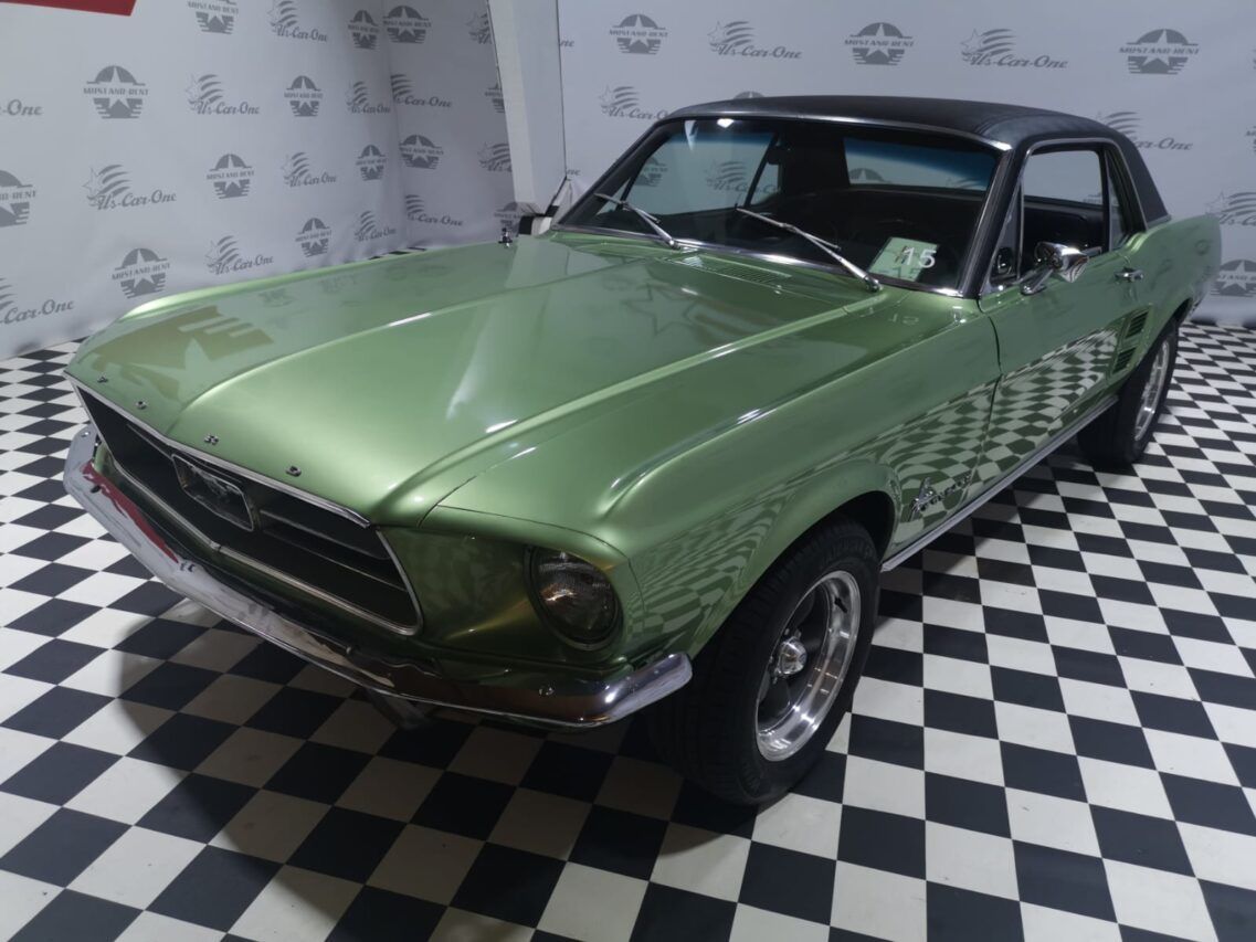 Ford Mustang V8Vinyldach, Ivorygreen