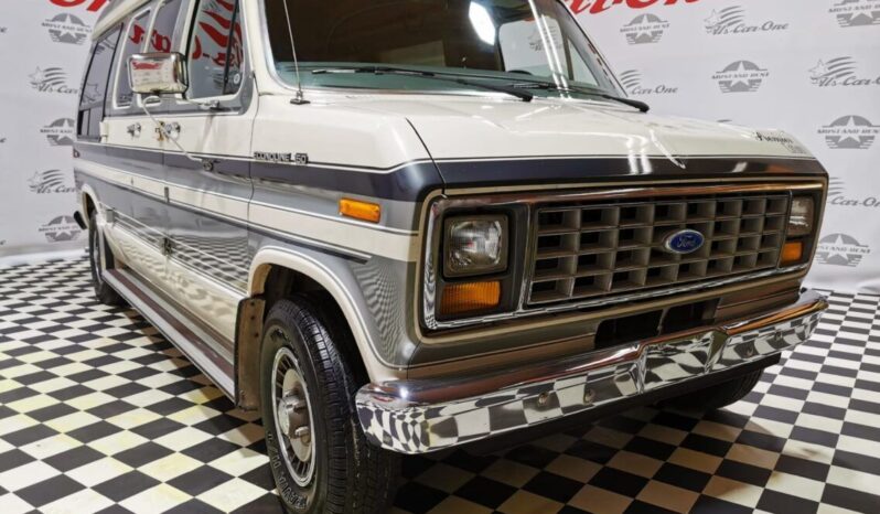 Ford Econoline V8 Hightop Europäische Zulassung voll