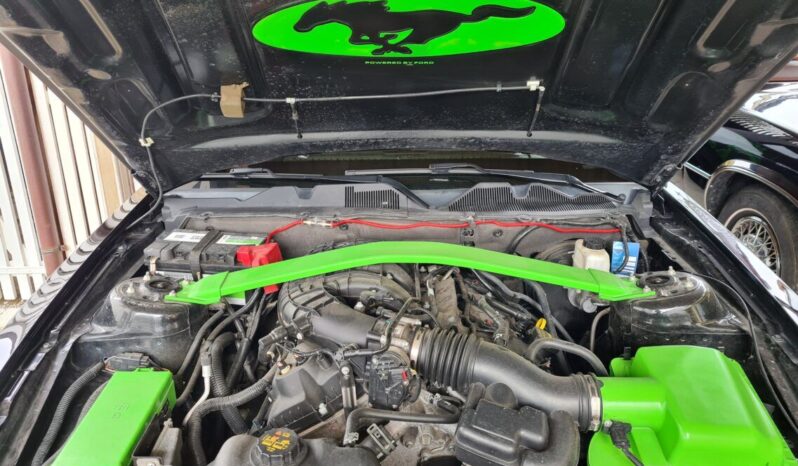 Ford Mustang voll