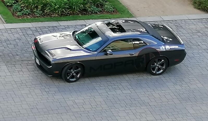 Dodge Challenger voll