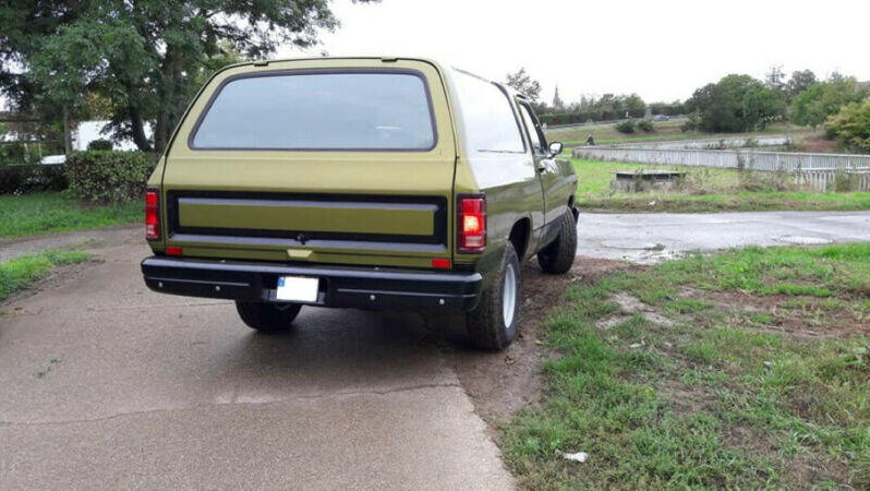 Dodge Ramcharger voll