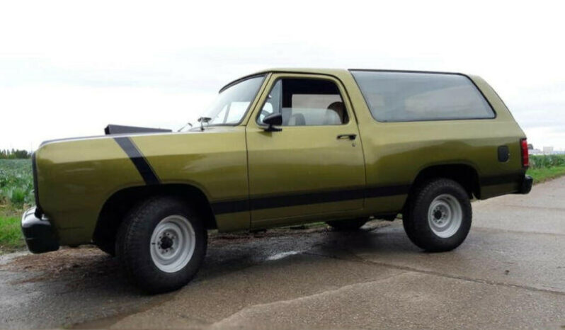 Dodge Ramcharger voll