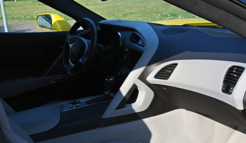 Chevrolet Corvette C7 Stingray voll