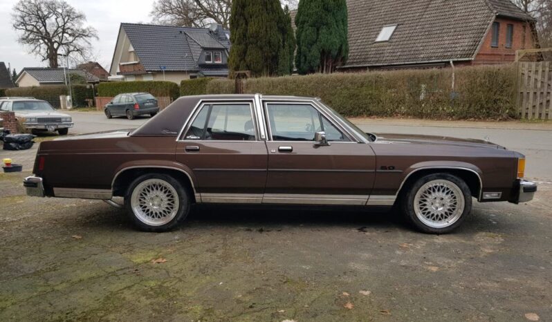 Ford Ltd Crown Victoria voll