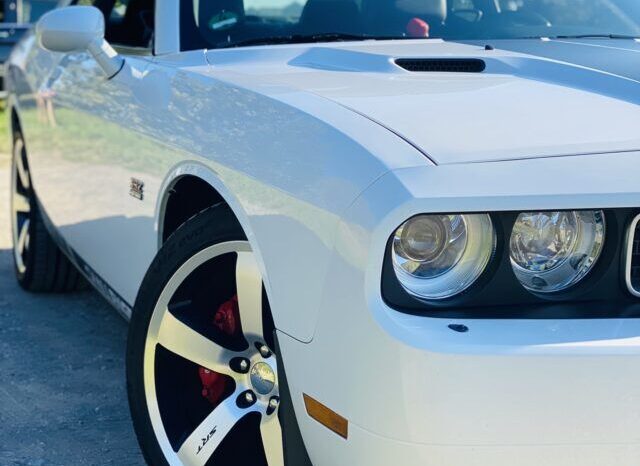 Dodge Challenger SRT8 voll