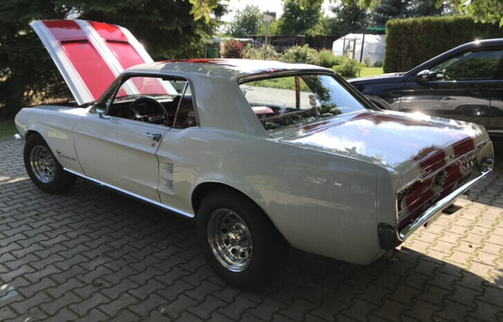 Ford Mustang voll