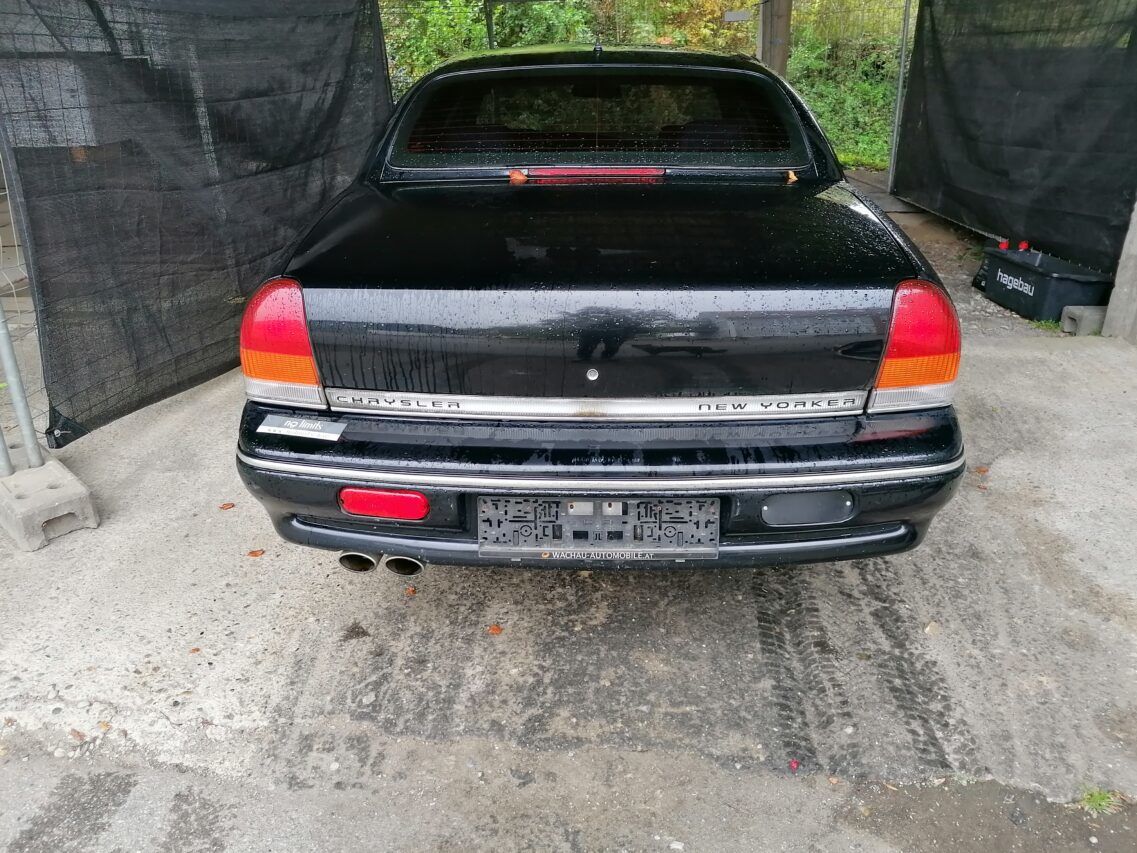 Chrysler New Yorker LH