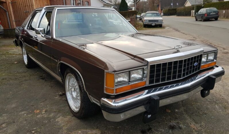 Ford Ltd Crown Victoria voll