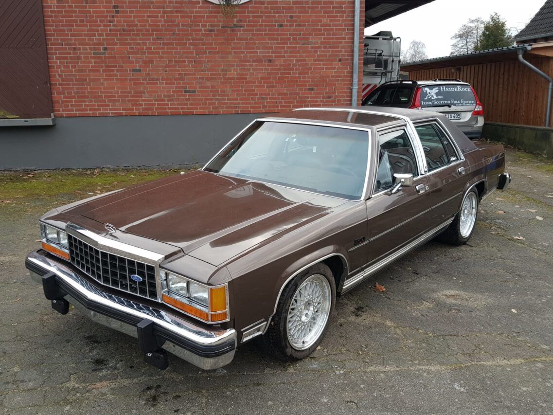 Ford Ltd Crown Victoria