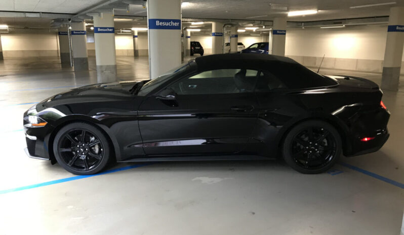 Ford Mustang voll