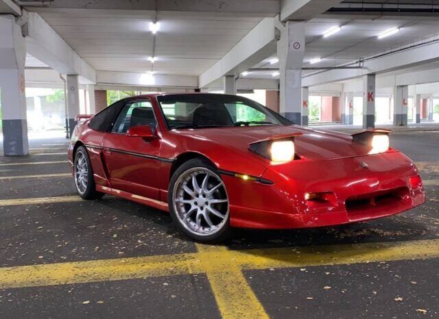 Pontiac Fiero 2.8 GT voll