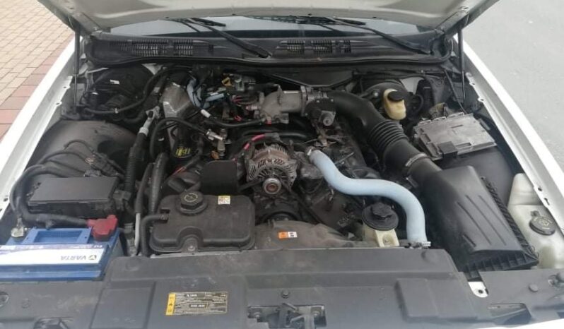 Ford Crown Victoria Police voll