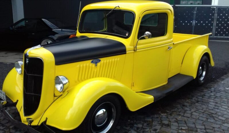 Ford Pickup voll
