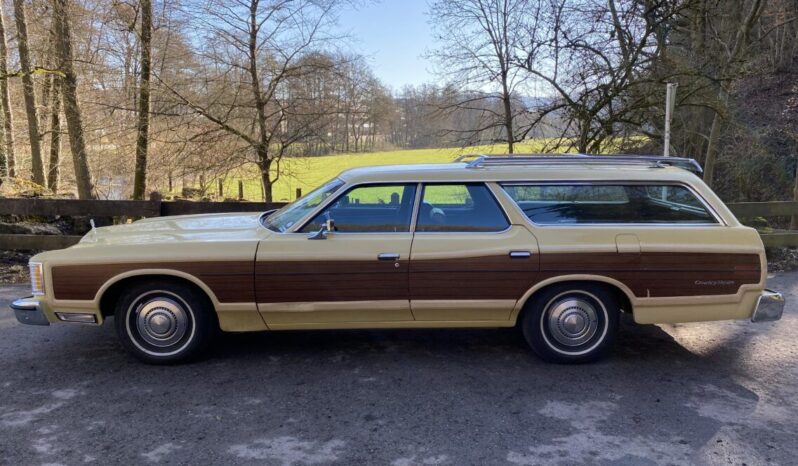 Ford LTD Country Squire voll