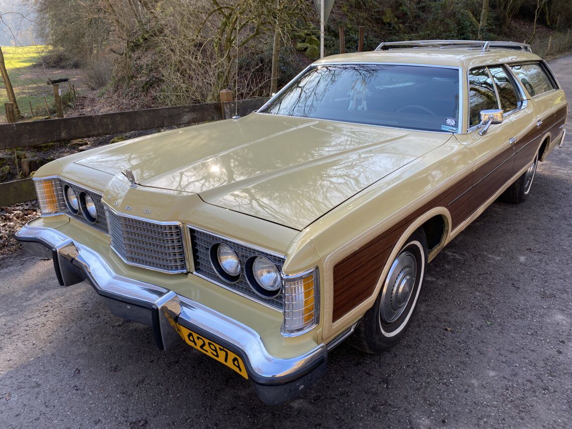 Ford LTD Country Squire