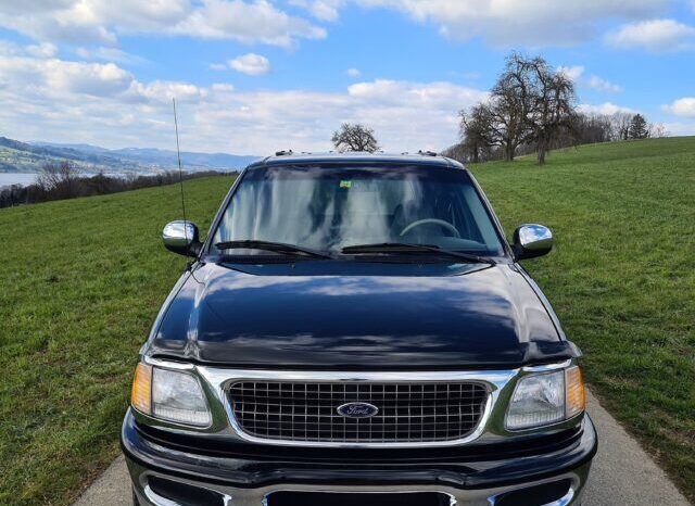 Ford Expedition voll