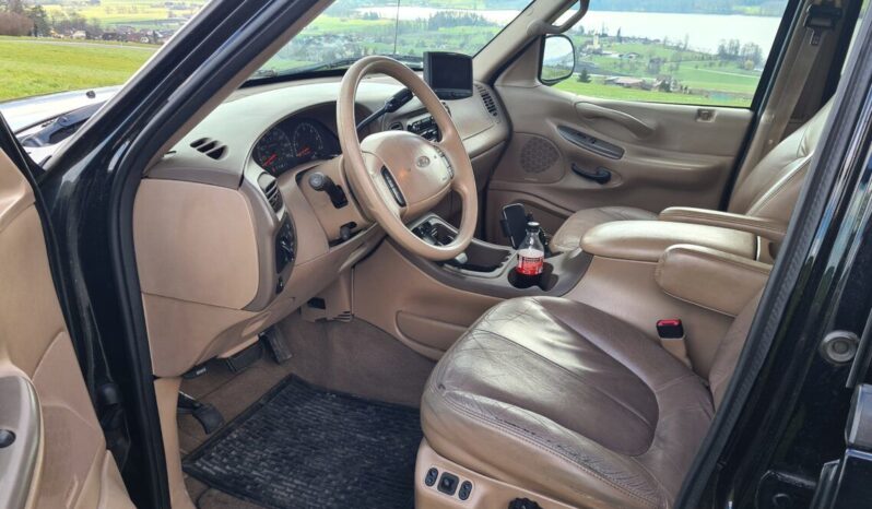 Ford Expedition voll