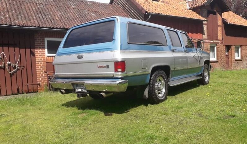 GMC Suburban voll