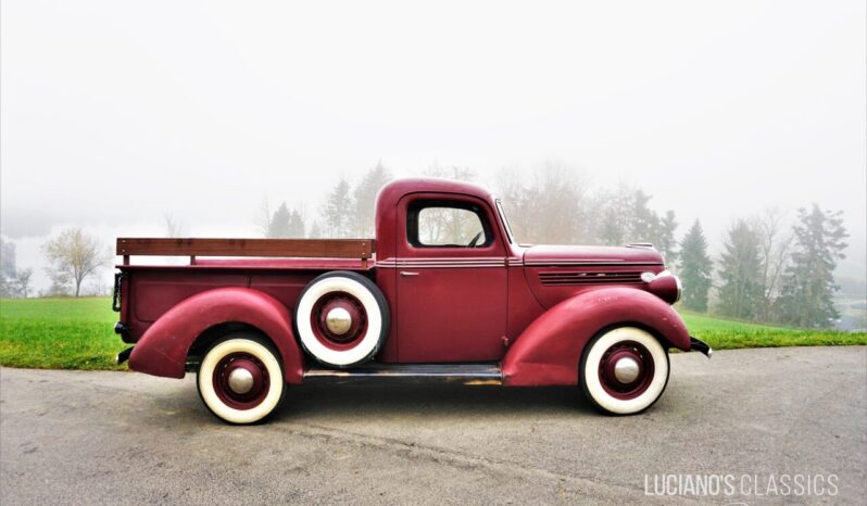 Ford Pickup voll