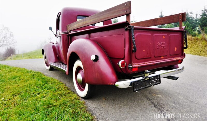 Ford Pickup voll