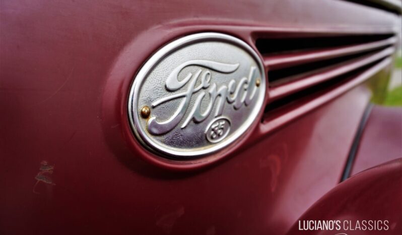 Ford Pickup voll