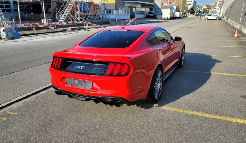 Ford Mustang voll