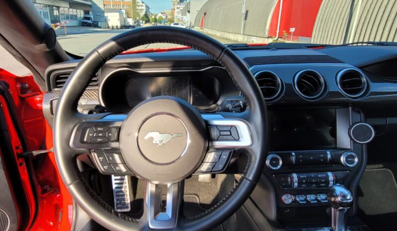Ford Mustang voll