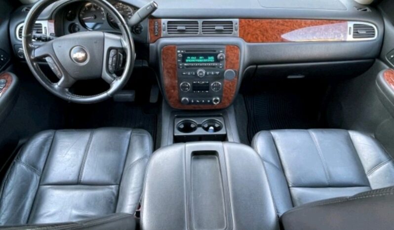 Chevrolet Suburban LT voll