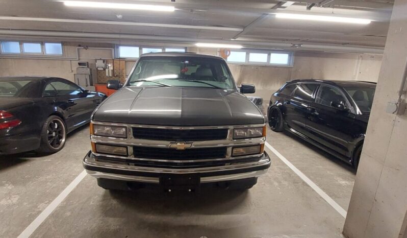 Chevrolet Suburban voll