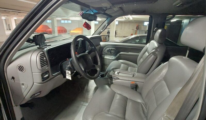 Chevrolet Suburban voll