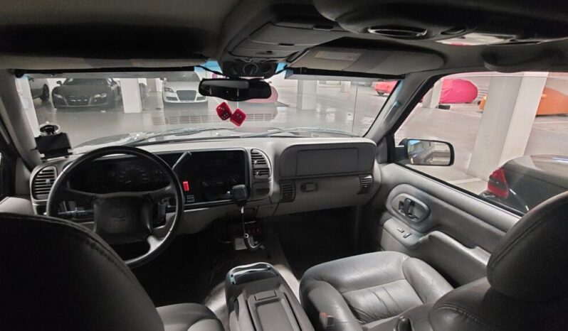 Chevrolet Suburban voll