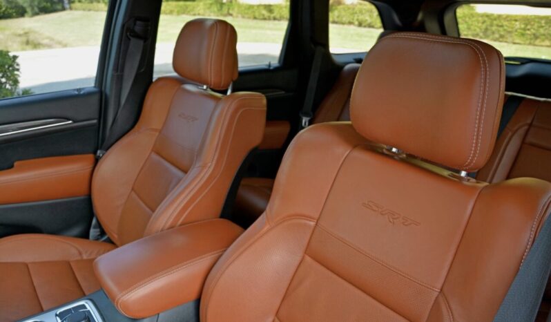 Jeep Grand Cherokee Srt voll