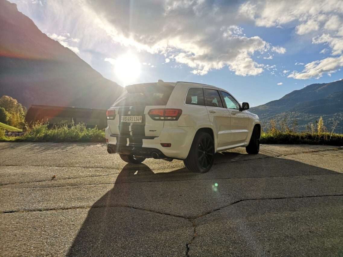 Jeep Grand Cherokee SRT 6.4L Hemi V8