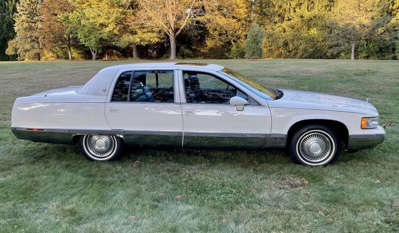 Cadillac Fleetwood voll