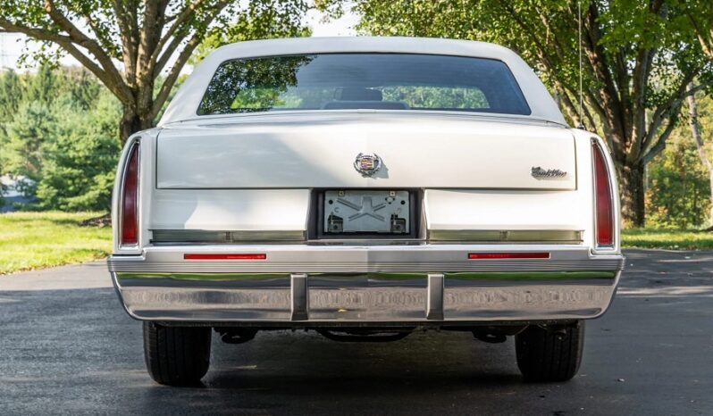 Cadillac Fleetwood voll