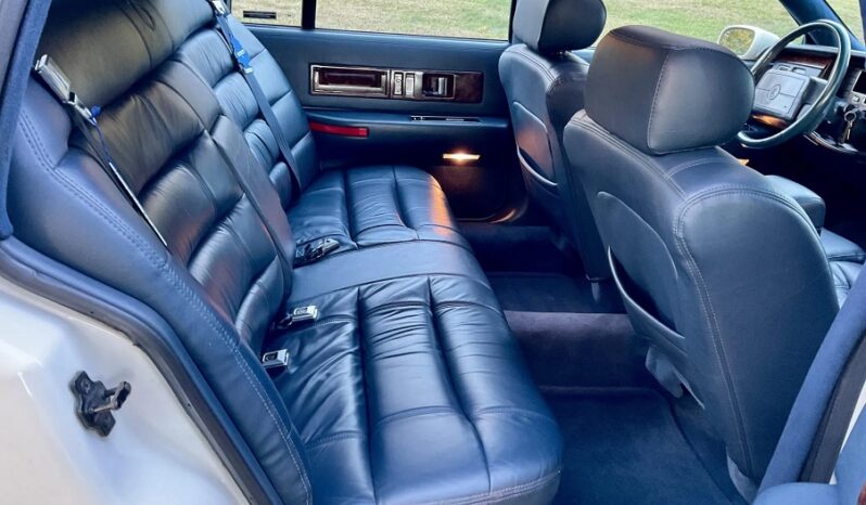 Cadillac Fleetwood voll