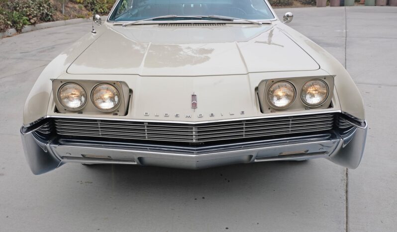 Oldsmobile Toronado voll